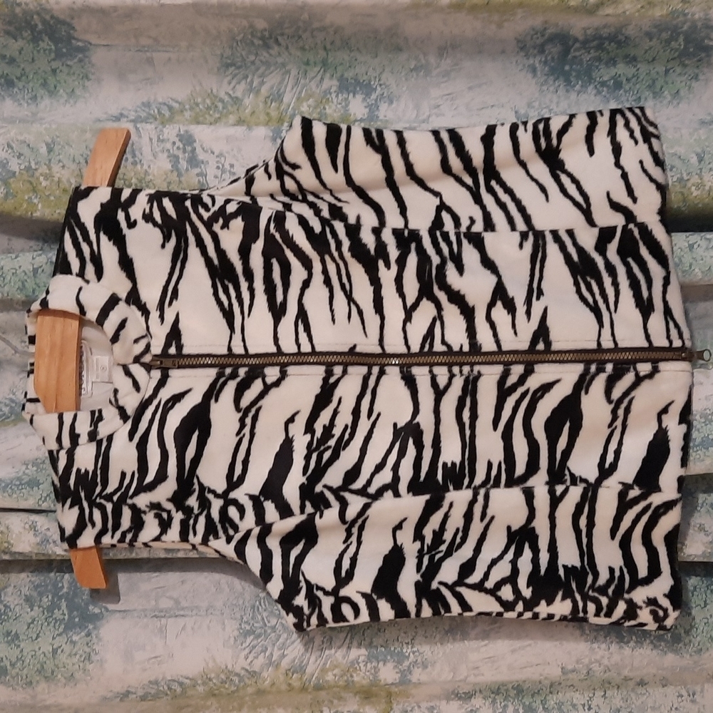 Zebra print Fur soft Vesr size lrg Y2k 2 way zipper brand Jordan 11142022